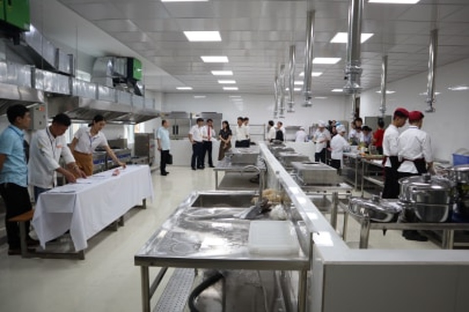 Thi tay nghề tỉnh Quảng Ninh, tôn vinh lao động trẻ có tay nghề cao - 2 Thi tay nghề tỉnh Quảng Ninh, tôn vinh lao động trẻ có tay nghề cao - 2