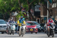 Hà Nội công bố mức hỗ trợ dự kiến để chuyển đổi xe máy xăng sang xe điện
