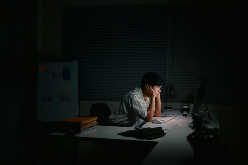 Tự hào khoe nhân viên tăng ca đến 23h, công ty bị dân mạng “ném đá” - 1 Tự hào khoe nhân viên tăng ca đến 23h, công ty bị dân mạng “ném đá” - 1