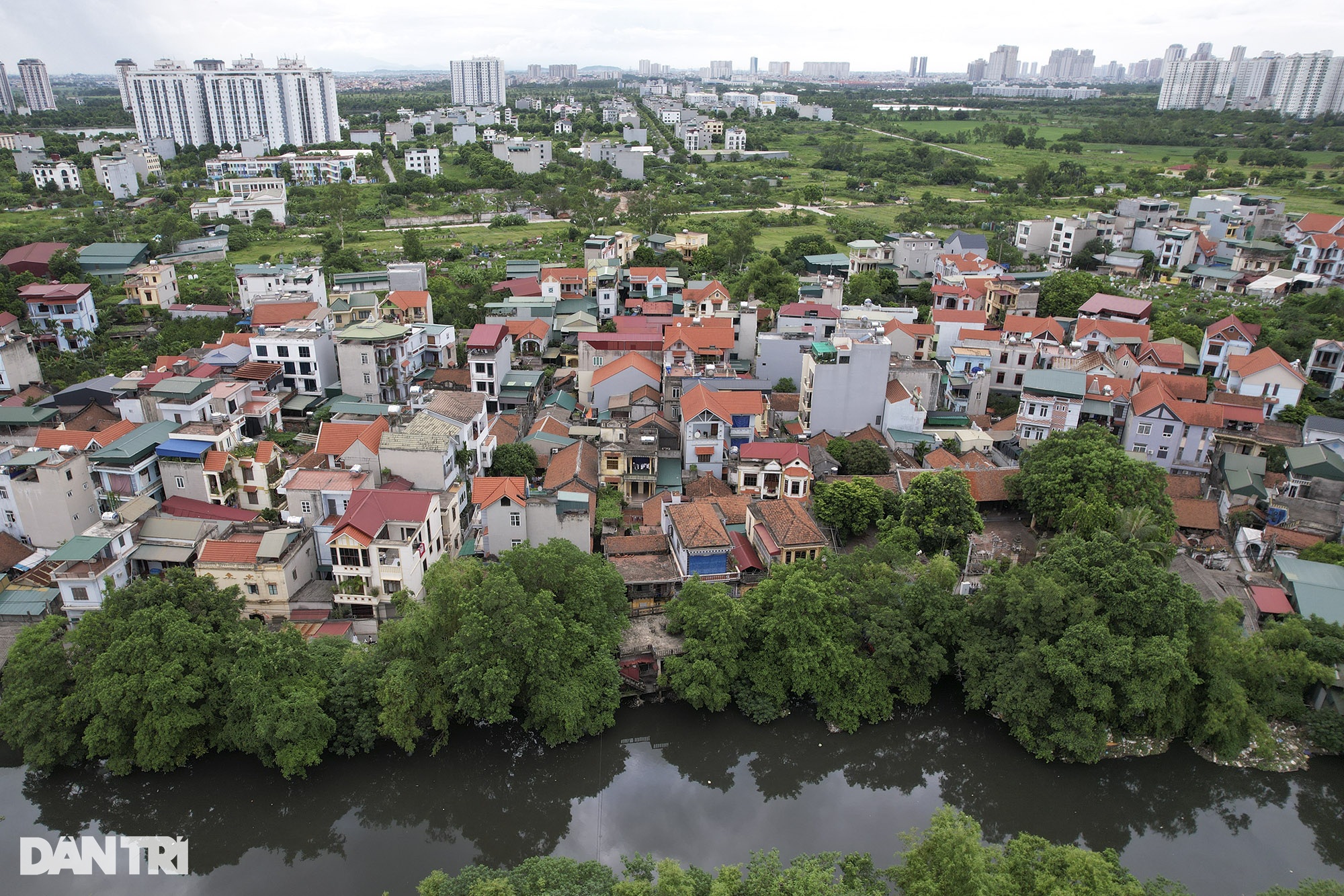 Không gian làng ngoại thành Hà Nội chật chội như trong phố - 6