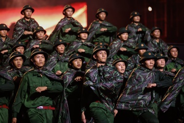 Mãn nhãn những bước chân người lính tại "Tổ quốc trong tim"