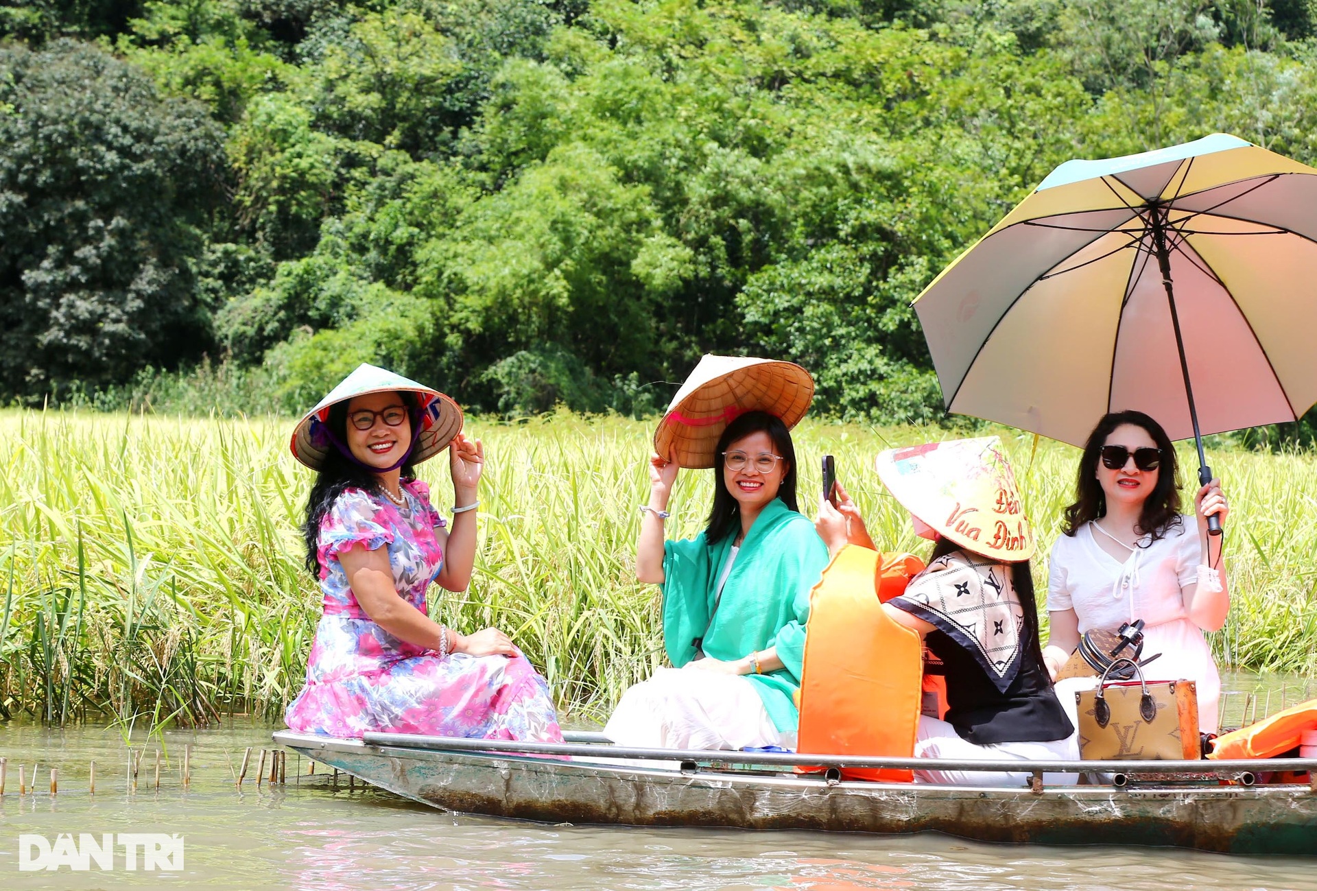 Khu du lịch Tam Cốc đang đóng cửa có gì đặc biệt? - 5 Khu du lịch Tam Cốc đang đóng cửa có gì đặc biệt? - 5