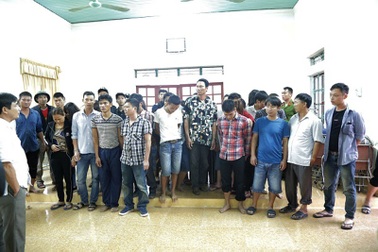 Triệt phá ổ bạc quy mô lớn, thu giữ hơn 300 triệu đồng và nhiều "hàng nóng"