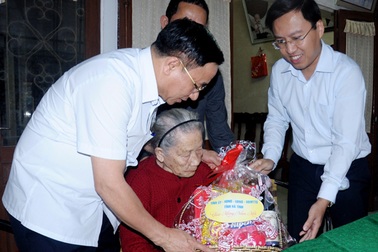 "Mong các mẹ sống lâu để tấm gương sáng của các mẹ lan tỏa mãi..."