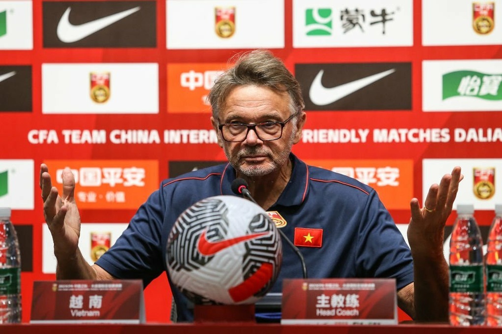 HLV Philippe Troussier: Tuyển Việt Nam sẽ chơi phòng ngự trước Hàn Quốc - 1 HLV Philippe Troussier: Tuyển Việt Nam sẽ chơi phòng ngự trước Hàn Quốc - 1