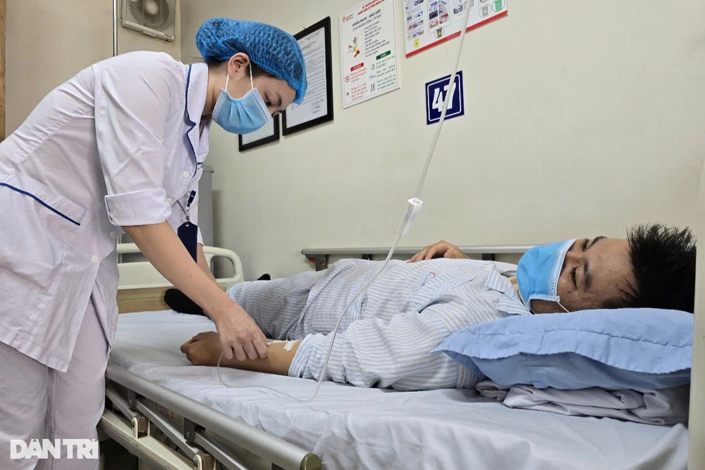 Chàng sĩ quan mắc bệnh hiểm nghèo được ủng hộ gần 2 tỷ đồng - 2