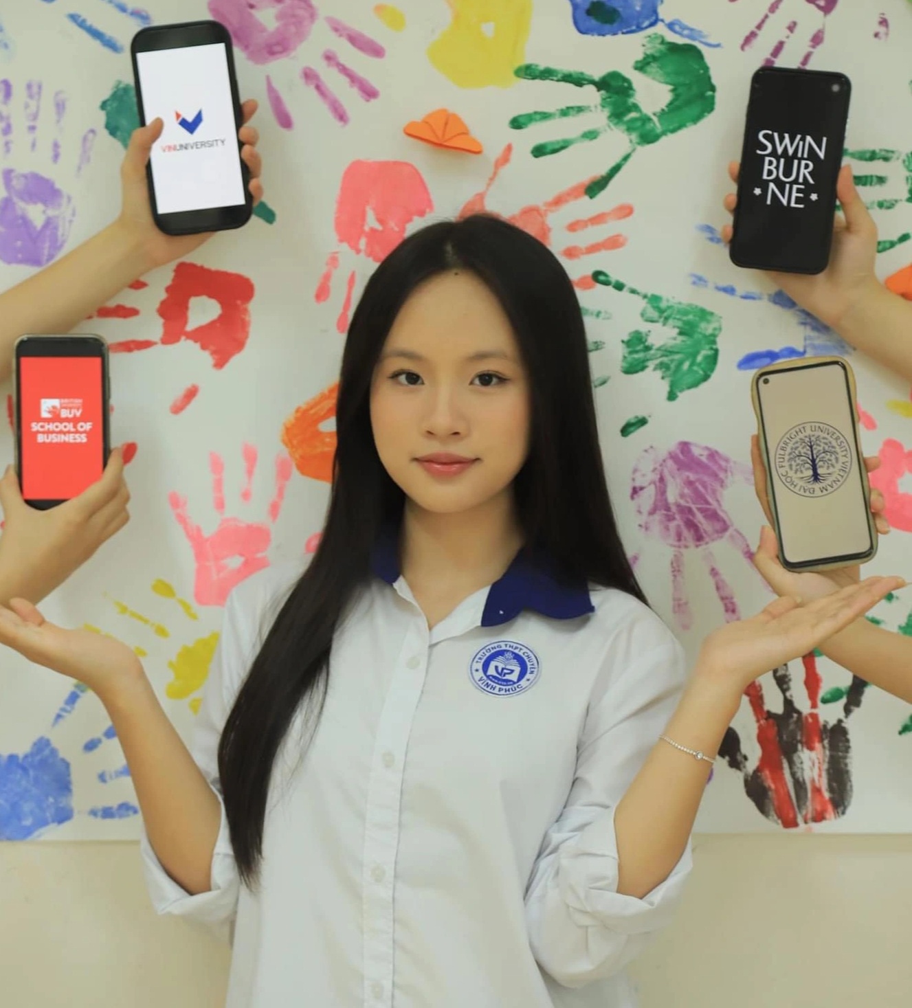 ब्लॉक D01 के विदाई भाषणकर्ता: मैंने रोते हुए अपनी माँ को फ़ोन किया - 1 Thủ khoa khối D01: Em vừa gọi mẹ vừa khóc - 1