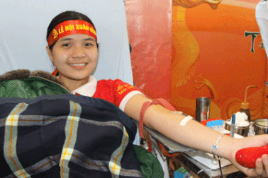 Tôn vinh 100 người hiến máu tiêu biểu