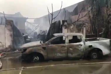 Hà Nội: Cháy lớn tại xưởng pha chế sơn trên đường Đại lộ Thăng Long