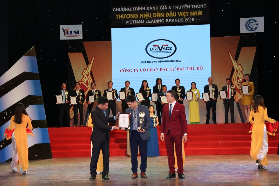 Đưa mọi sản phẩm, dịch vụ cho ô tô - xe máy lên sàn - 1 Đưa mọi sản phẩm, dịch vụ cho ô tô - xe máy lên sàn - 1