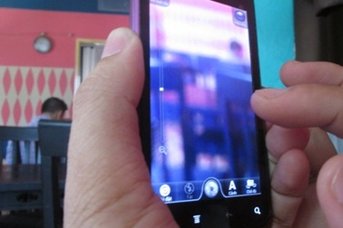 Quay lén cô giáo trong nhà vệ sinh, nam sinh viên bị buộc thôi học