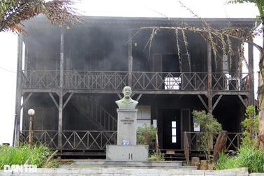 Nơi làm việc của bác sĩ Yersin trên đỉnh núi cao hơn 1.500m