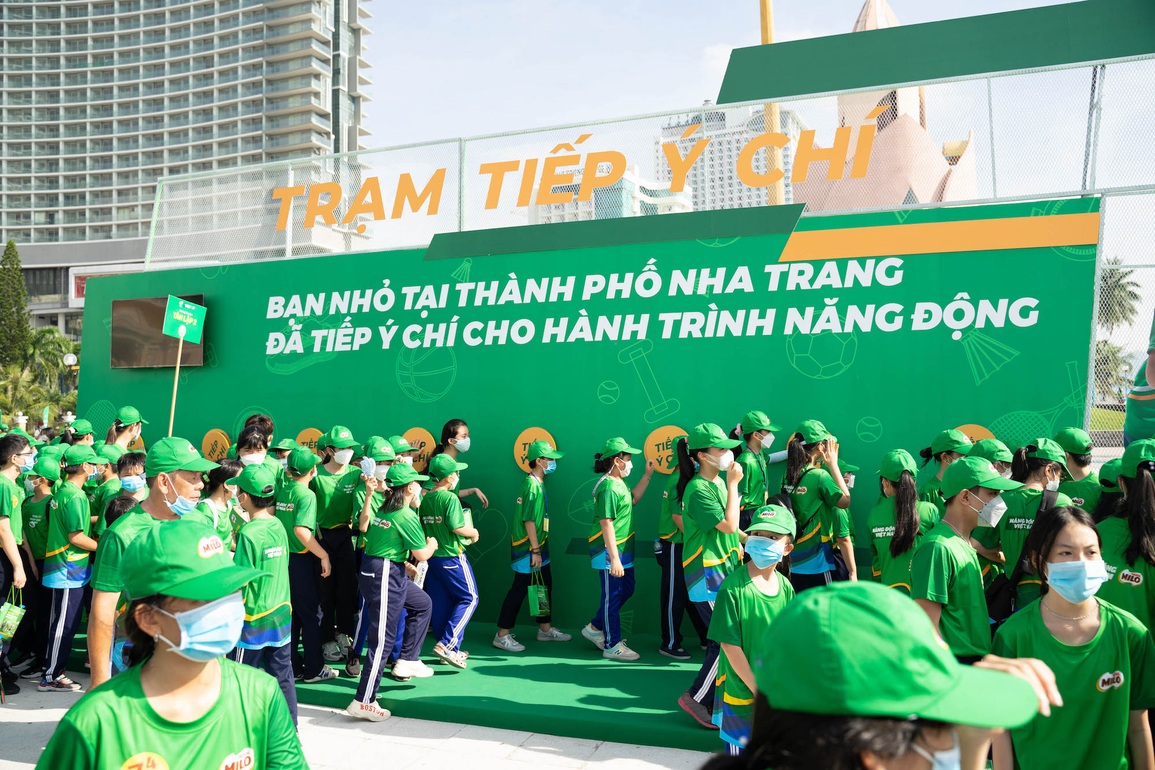 Hàng ngàn học sinh tỉnh Khánh Hòa được tiếp ý chí tại Ngày hội đi bộ MILO 2022 - 6