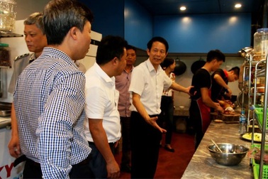 Kiểm tra 100% cơ sở kinh doanh dịch vụ ăn uống chuẩn bị Đại lễ Vesak