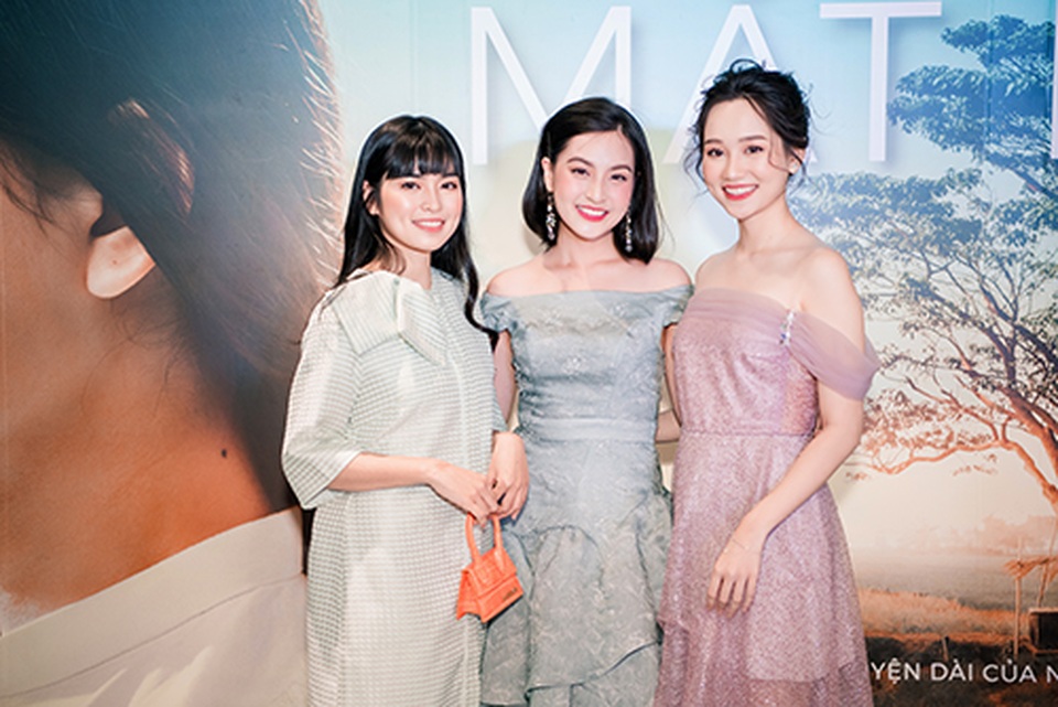 Phan Mạnh Quỳnh đưa vợ hotgirl đến ra mắt phim của Victor Vũ - 3 Phan Mạnh Quỳnh đưa vợ hotgirl đến ra mắt phim của Victor Vũ - 3