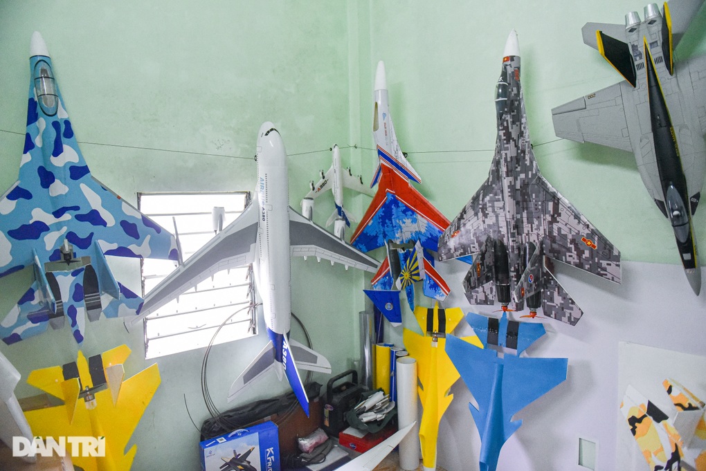 Bộ sưu tập mô hình máy bay khủng của chàng trai 10x ở Hà Nội gây sốt mạng - 6 Bộ sưu tập mô hình máy bay khủng của chàng trai 10x ở Hà Nội gây sốt mạng - 6