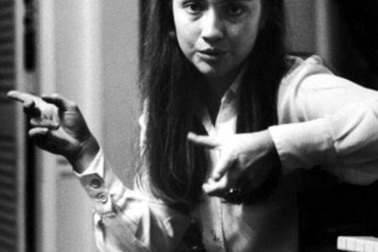 Hé lộ ảnh ngoại trưởng Mỹ Hillary Clinton "nhí nhảnh" năm 22 tuổi