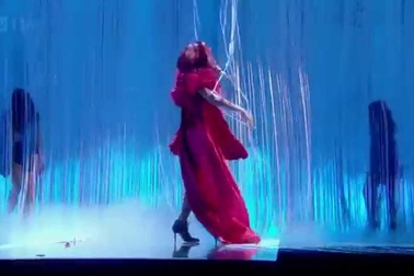 Rihanna trình diễn tại Brit Awards