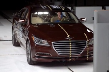 Hyundai Genesis 2015 vào danh sách những xe an toàn nhất