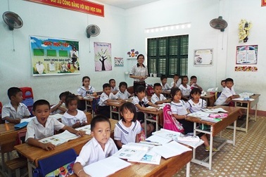 Lớp học hải đảo với 3 học sinh trên Vịnh Nha Trang