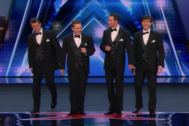 Nhóm hài “phì nước theo điệu nhạc” khiến người xem “cười đau ruột”