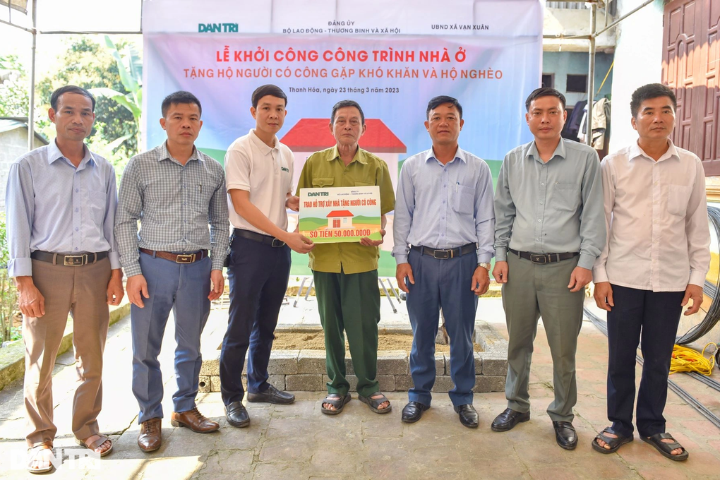 Người cựu binh già xúc động trong lễ khởi công xây nhà mới - 1 Người cựu binh già xúc động trong lễ khởi công xây nhà mới - 1