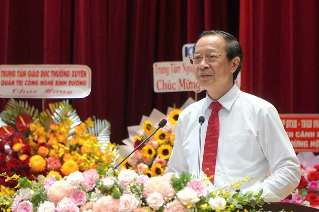 TPHCM có trường học trên 100 lớp gây khó khăn cho giảng dạy và quản lý - 1 TPHCM có trường học trên 100 lớp gây khó khăn cho giảng dạy và quản lý - 1