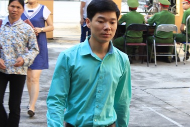 Xử vụ chạy thận tử vong: Người nhà nạn nhân từng bị ép ký đơn không kiện tụng?