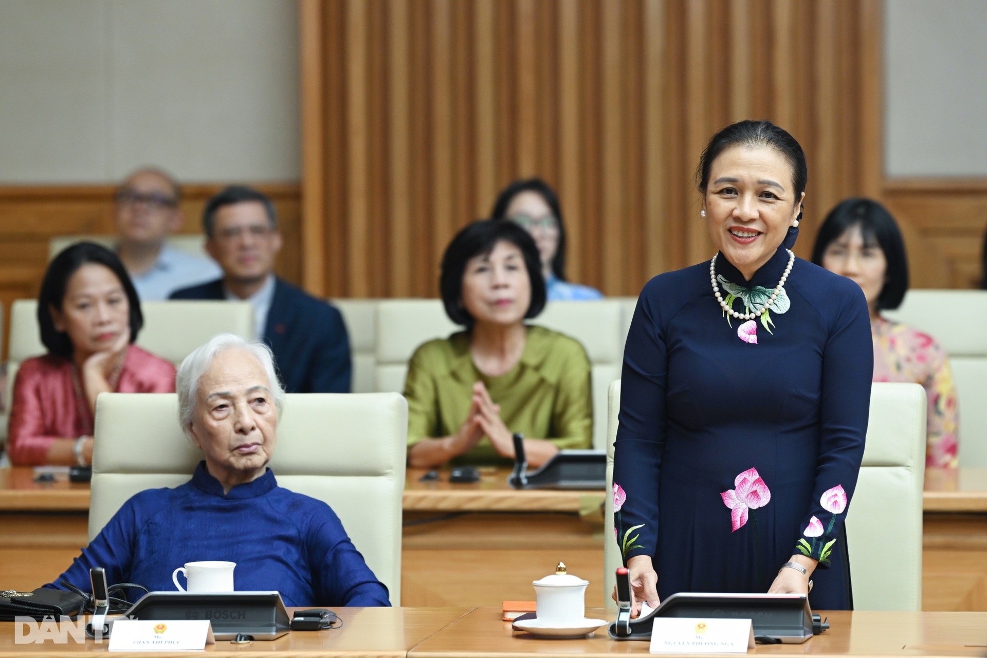 Thủ tướng Phạm Minh Chính gặp mặt các nhà ngoại giao nữ Việt Nam và quốc tế - 6 Thủ tướng Phạm Minh Chính gặp mặt các nhà ngoại giao nữ Việt Nam và quốc tế - 6