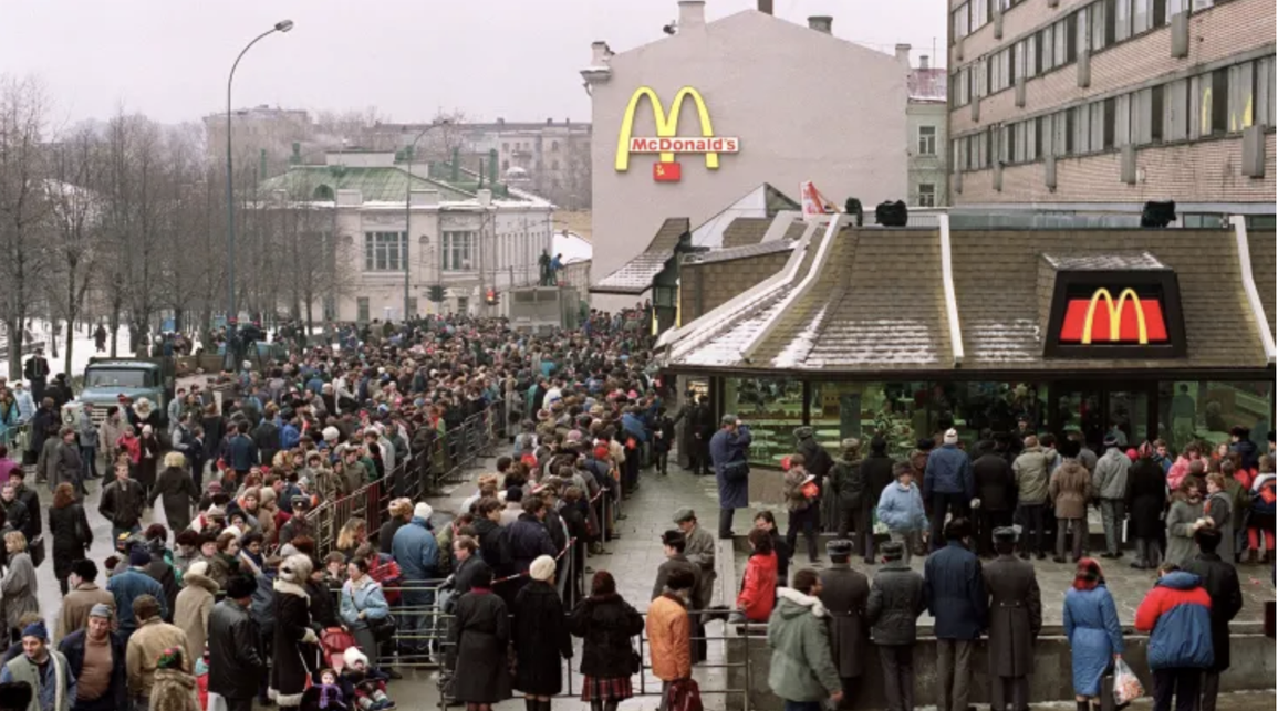 Tạm biệt quyền lực mềm của Mỹ: McDonalds rời Nga sau 32 năm - 1 Tạm biệt quyền lực mềm của Mỹ: McDonalds rời Nga sau 32 năm - 1