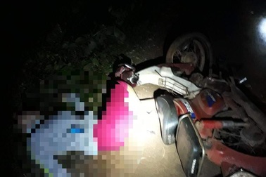 Va chạm xe máy trong đêm, 3 người thương vong