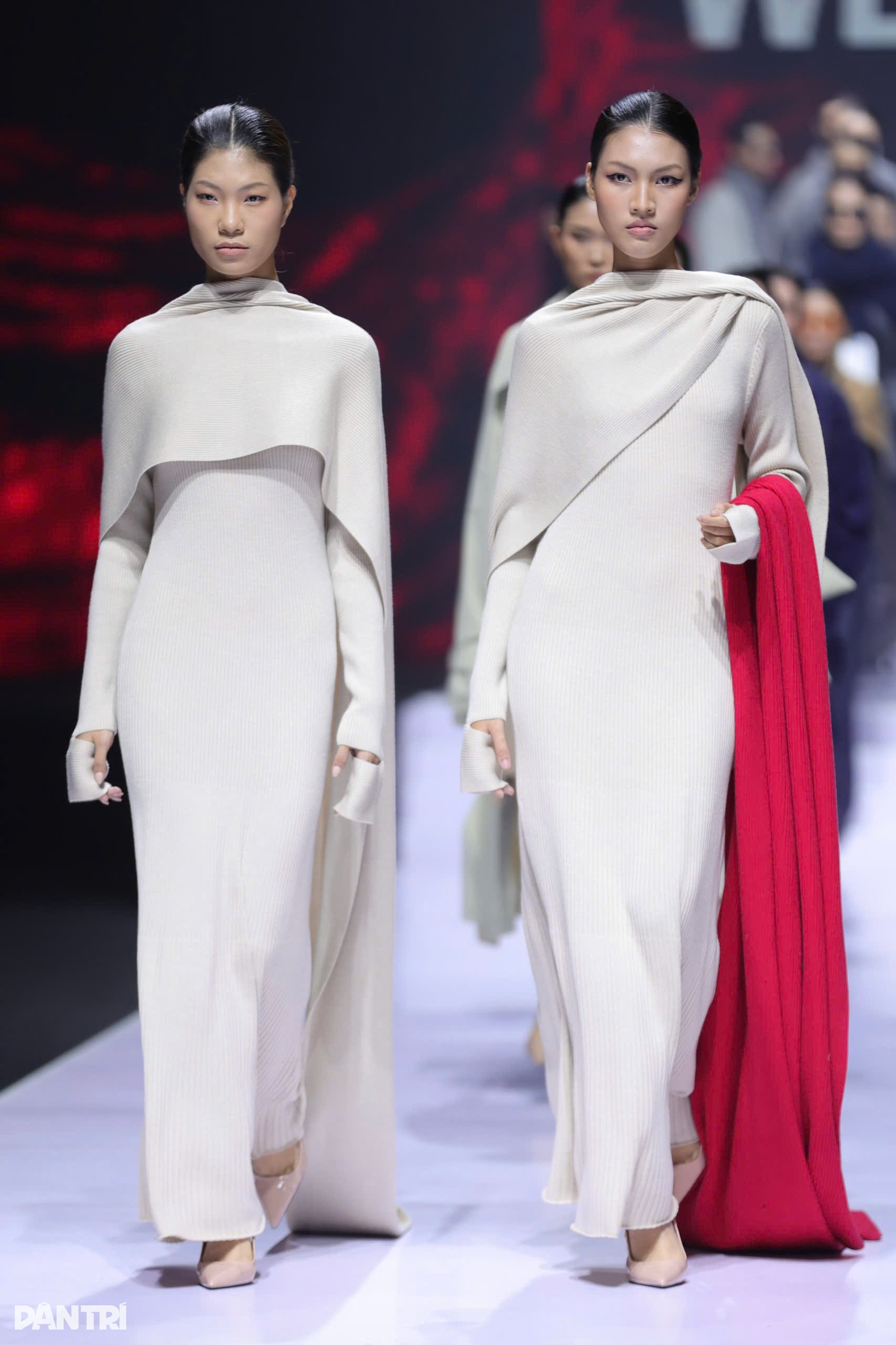 Top 4 Next Top Model đọ dáng trên sàn catwalk, Mai Hoa phục hồi sau cú ngã - 8