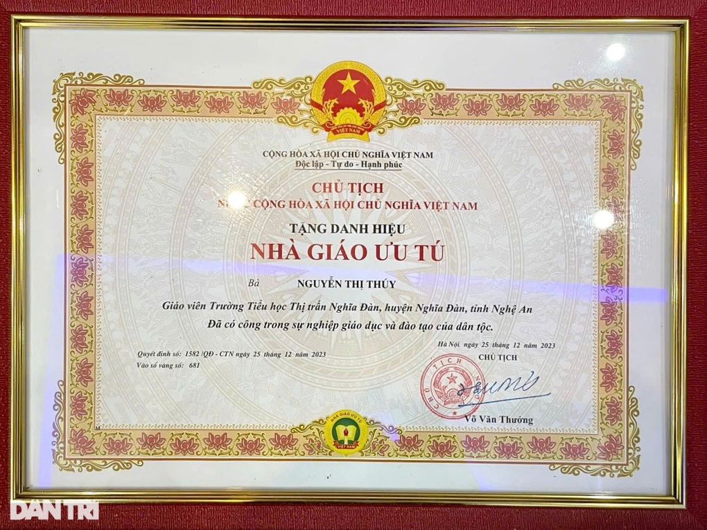 Tâm tư nữ giáo viên được Chủ tịch nước phong tặng danh hiệu Nhà giáo ưu tú - 4 Tâm tư nữ giáo viên được Chủ tịch nước phong tặng danh hiệu Nhà giáo ưu tú - 4