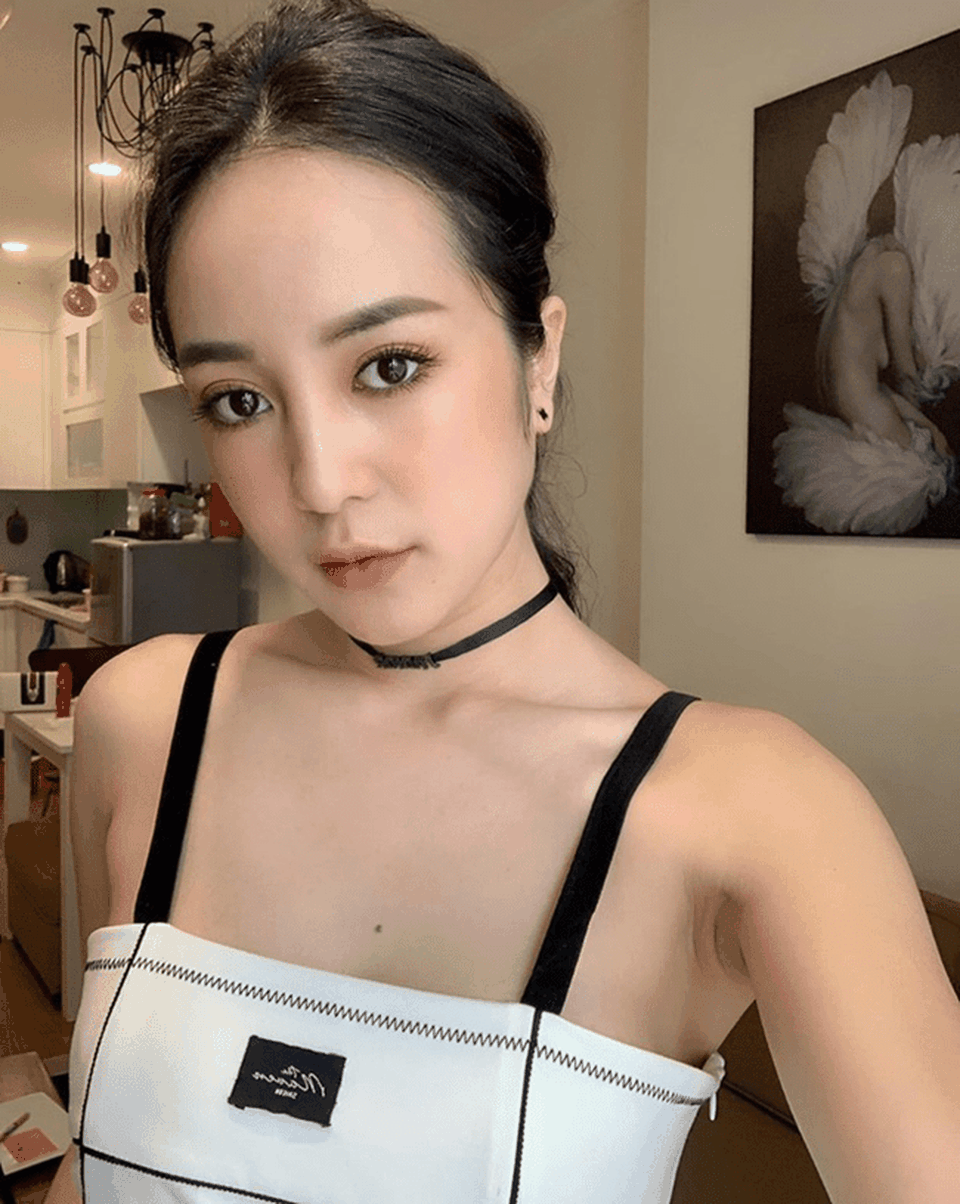 3 bông hồng tiếp viên hàng không Việt xinh đẹp, nóng bỏng như người mẫu - 10 3 bông hồng tiếp viên hàng không Việt xinh đẹp, nóng bỏng như người mẫu - 10