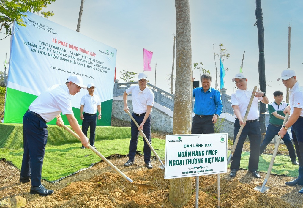 Vietcombank tự hào văn hóa 5 chữ vàng - 2 Vietcombank tự hào văn hóa 5 chữ vàng - 2