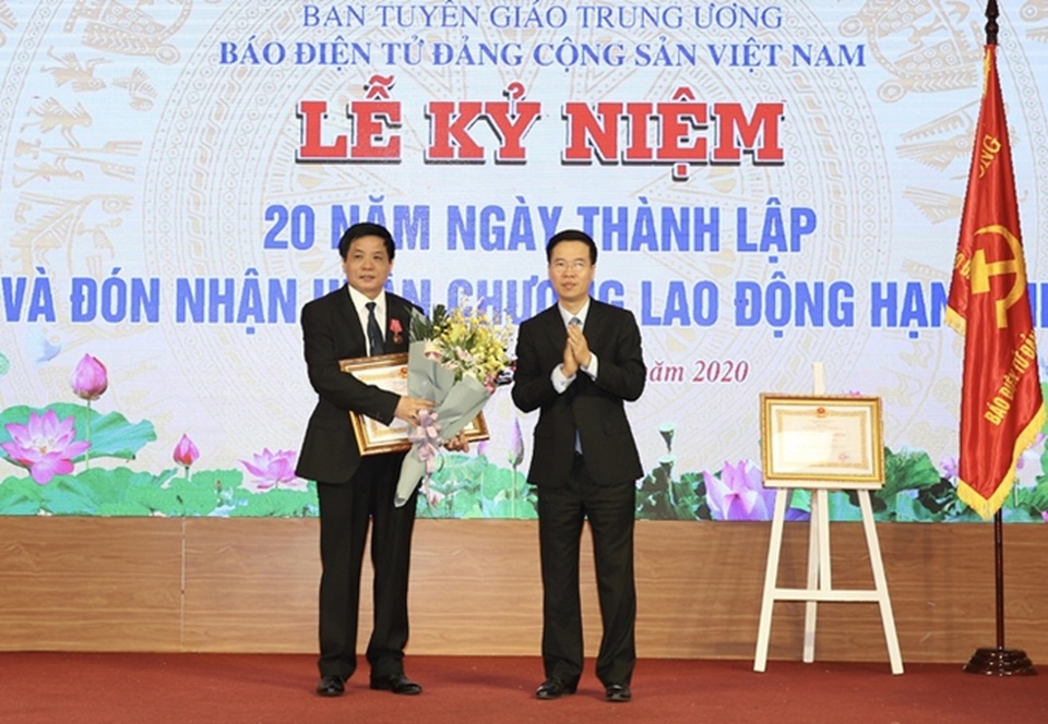 Báo điện tử Đảng Cộng sản Việt Nam đón nhận Huân chương Lao động hạng Nhì - 2 Báo điện tử Đảng Cộng sản Việt Nam đón nhận Huân chương Lao động hạng Nhì - 2
