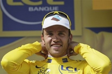 Áo vàng đổi chủ, Armstrong để Contador "qua mặt"