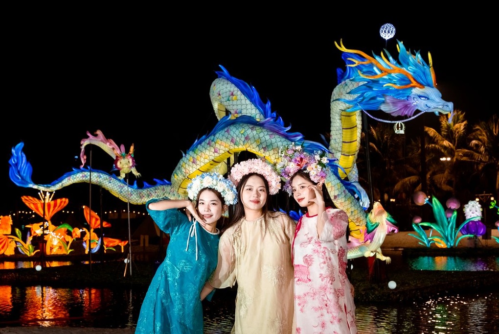 Không gian Tết tái hiện văn hóa Việt tại lễ hội xuân lớn bậc nhất - 3 Không gian Tết tái hiện văn hóa Việt tại lễ hội xuân lớn bậc nhất - 3