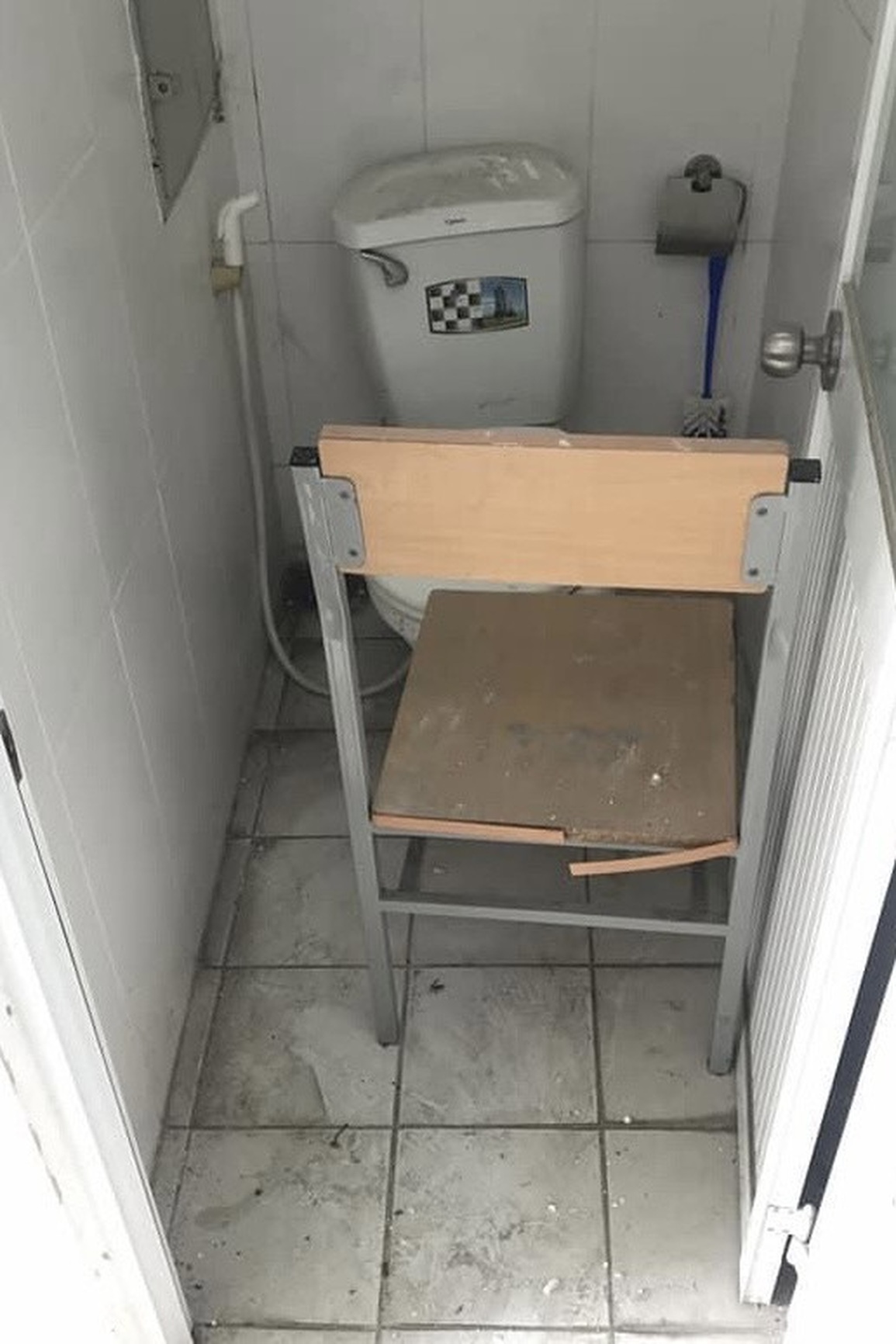 Sinh viên TPHCM chết lặng ngày trở lại ký túc xá - 2 Sinh viên TPHCM chết lặng ngày trở lại ký túc xá - 2