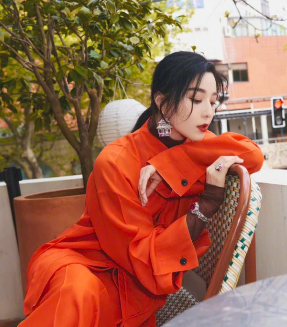 Ngắm ảnh thời hoa khôi của Phạm Băng Băng, tiếc nuối sự nghiệp rực rỡ - 17 Ngắm ảnh thời hoa khôi của Phạm Băng Băng, tiếc nuối sự nghiệp rực rỡ - 17