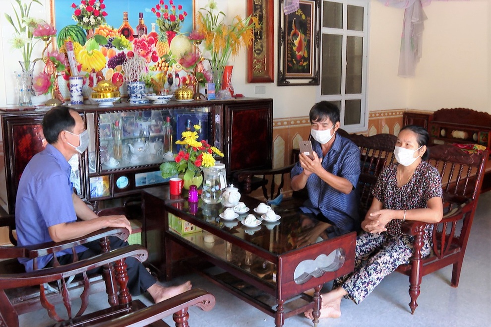 Công dân Ninh Bình ở miền Nam tiếp tục được đón về trên chuyến tàu 0 đồng - 2 Công dân Ninh Bình ở miền Nam tiếp tục được đón về trên chuyến tàu 0 đồng - 2
