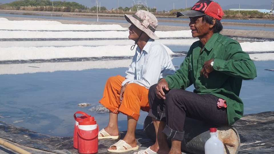Cận cảnh nghề gieo nước biển đầu năm ở phương Nam - 11 Cận cảnh nghề gieo nước biển đầu năm ở phương Nam - 11