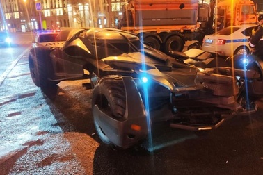 Xe người dơi Batmobile có hợp pháp để ra đường?