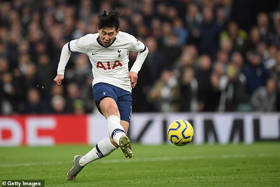 Son Heung Min lập siêu phẩm với pha đi bóng qua 8 cầu thủ - 4 Son Heung Min lập siêu phẩm với pha đi bóng qua 8 cầu thủ - 4
