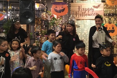 Các khu vui chơi rộn ràng không khí Halloween