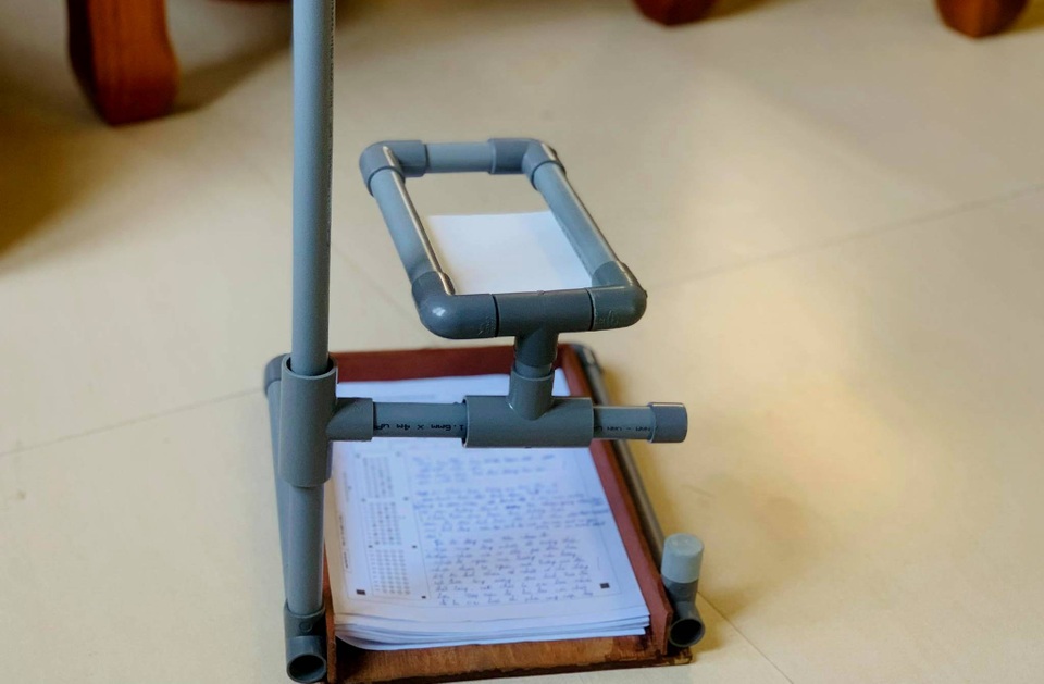 Học sinh phổ thông sáng chế giá chấm thi trắc nghiệm chỉ hơn 100.000 đồng - 2