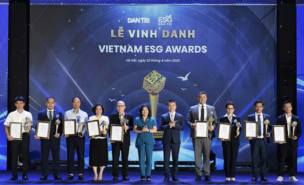 Hội đồng Thẩm định Vietnam ESG Awards 2025 họp chiều 30/7 - 1 Hội đồng Thẩm định Vietnam ESG Awards 2025 họp chiều 30/7 - 1