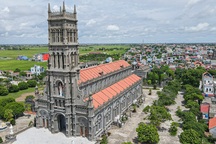 Đền Thánh Sa Châu - nhà thờ Nam Định đẹp uy nghi như ở trời Âu