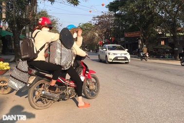 Cô gái lang thang cả đêm vì bị chủ trọ quỵt tiền, đuổi khỏi phòng