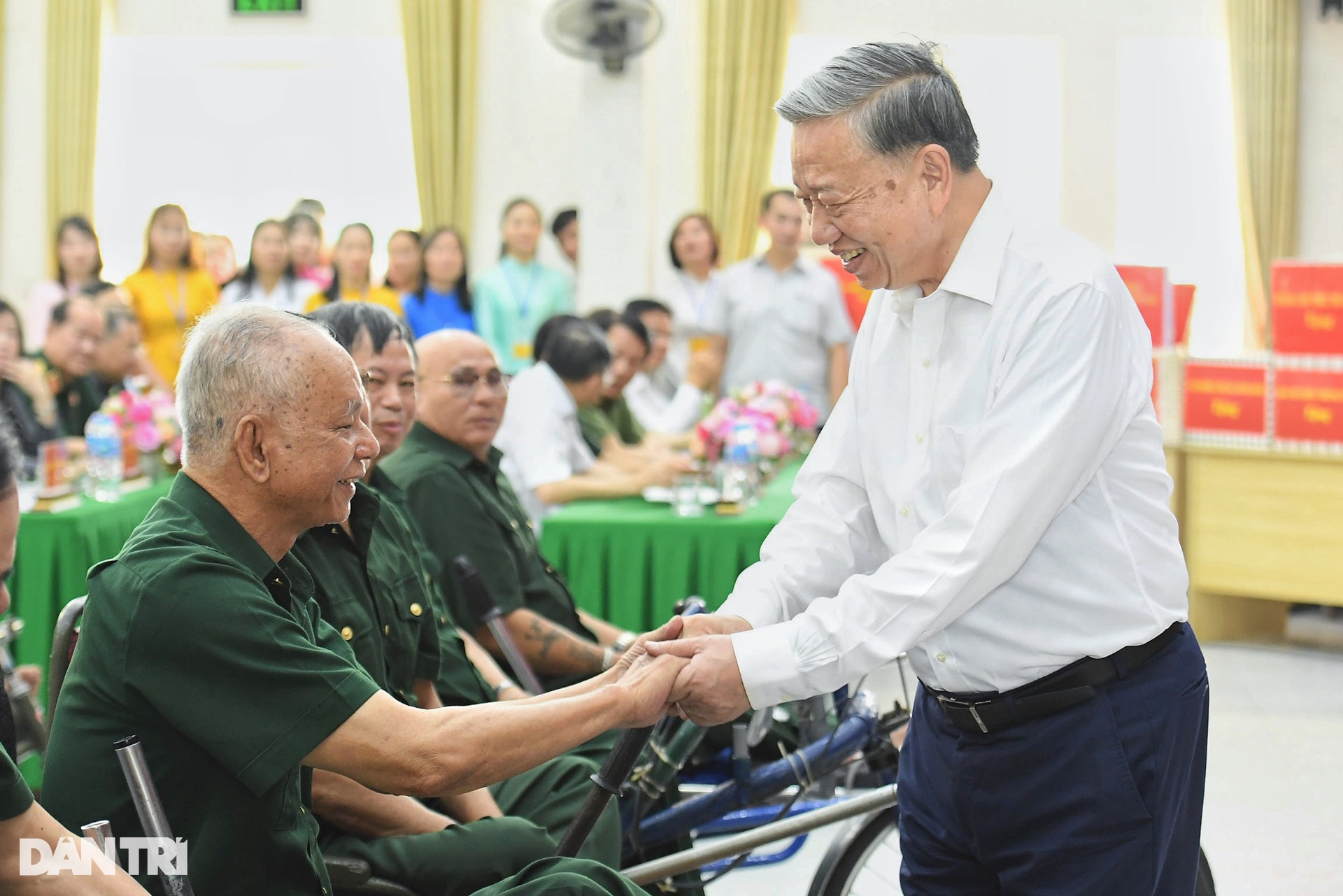 Tổng Bí thư: Chăm lo, đền đáp người có công là mệnh lệnh từ trái tim! - 4 Tổng Bí thư: Chăm lo, đền đáp người có công là mệnh lệnh từ trái tim! - 4